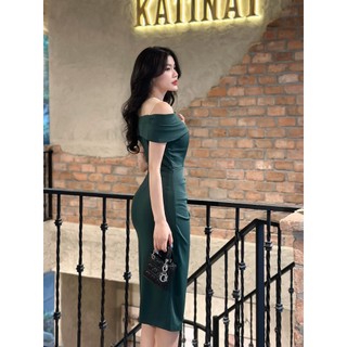 Váy body lệch vai xẻ tà V004