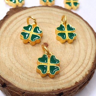 Charm cỏ 4 lá si sơn mỹ ký cao cấp