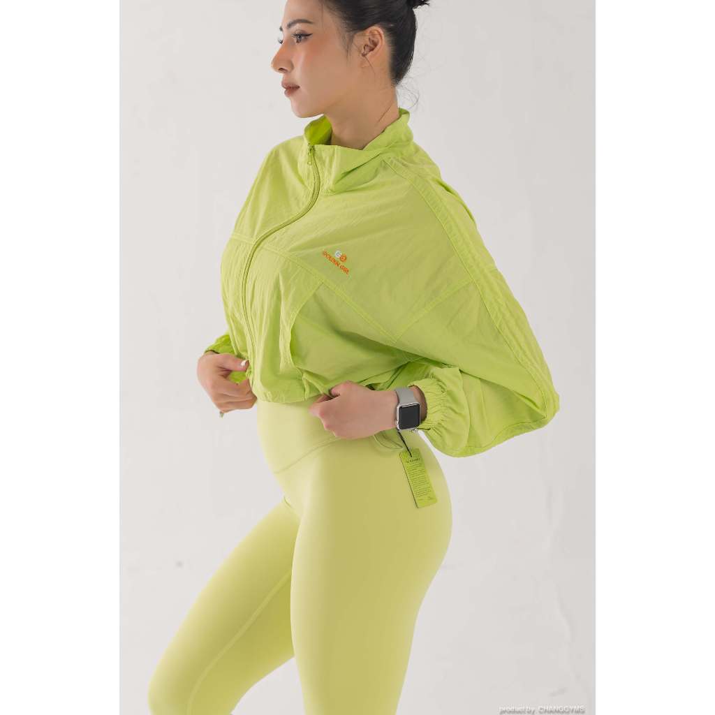 Áo khoác gió Golden Girl áo khoác gió form crop thể thao chất gió nhăn chống thấm nước thoáng khí - Changgyms | BigBuy360 - bigbuy360.vn