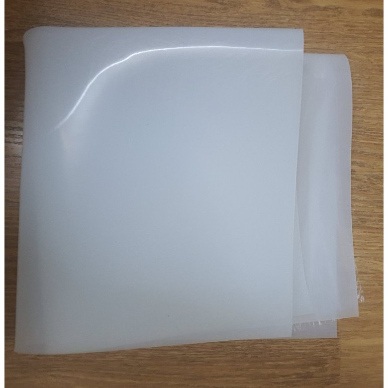 Tấm silicone chịu nhiệt cao 25cm x 25cm x 2mm (dày)