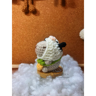 móc khóa len CAPYBARA (chuột lang nước) đội mũ - handmade