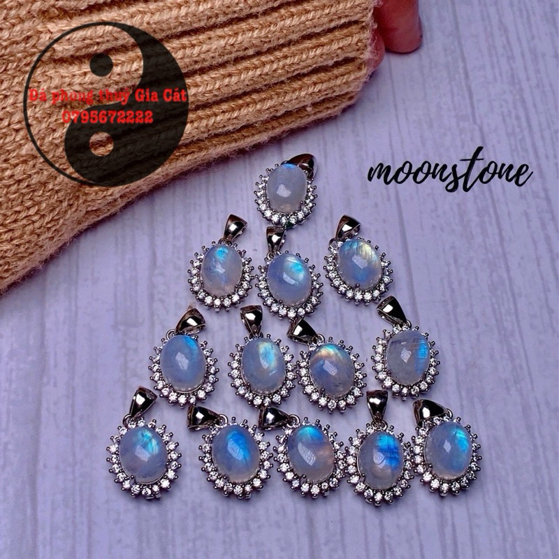 Mặt dây chuyền mặt trăng moonstone