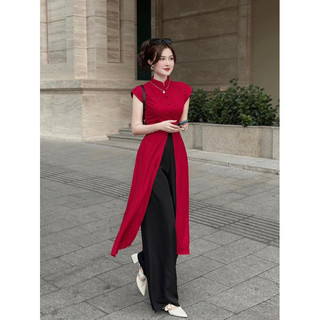 Set quần đen áo dài đỏ xẻ tà cách tân