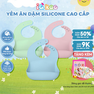 Yếm ăn dặm silicone IQKAO có máng, chất liệu an toàn cho bé, yếm ăn dặm hai màu xanh hồng điều chỉnh kích cỡ linh hoạt