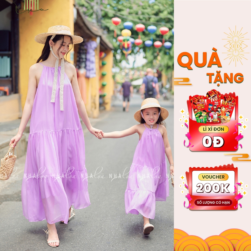 Váy đôi maxi mẹ và bé gái đi biển vải tơ ngọc trai, Đầm maxi nữ đi biển đồ đôi mẹ con dáng dài cổ yếm - Nhà Lụa Kids