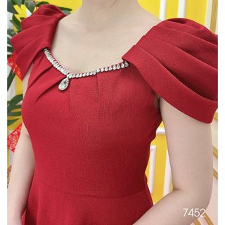 Đầm EMY EM7452 Xoè Đỏ Kết Hạt Cổ