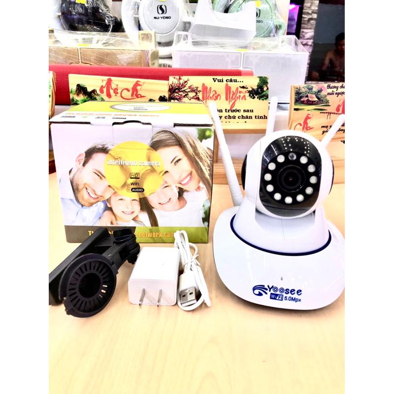 Camera Yoosee xoay 360độ.Điều khiển xoay 360*,đàm thoại 2 chiều.