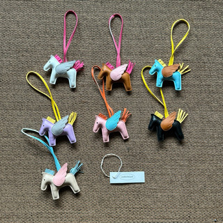 Wings pony charm - charm ngựa treo có cánh