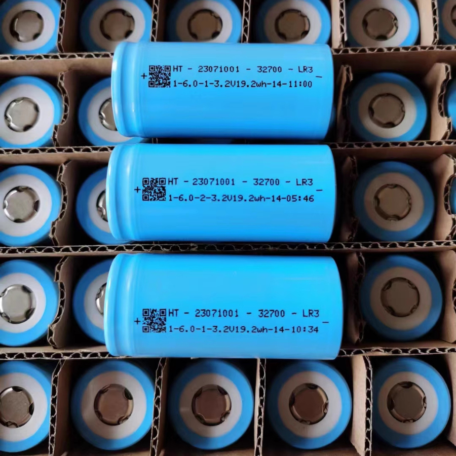 Pin lithium sắt 32700- 3.2V 6.0Ah
