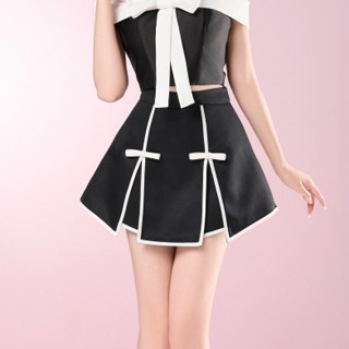 THOSE STUDIOS Chân váy chữ a đen viền trắng đính nơ ( có lót quần ) Della Skirt