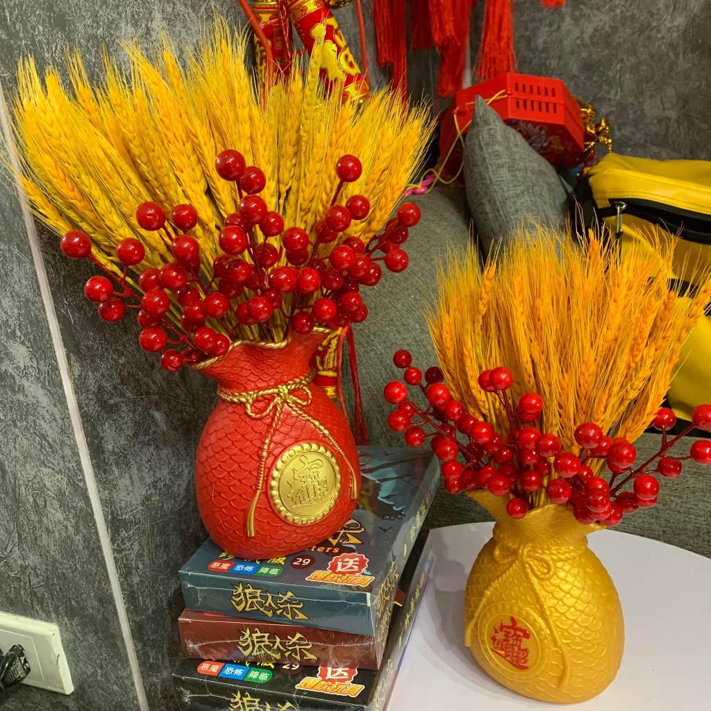 Bình hoa túi tiền Tết - 06 cành đào đông, bông lúa mạch mini giả trang trí, decor để bàn năm mới - bình vàng