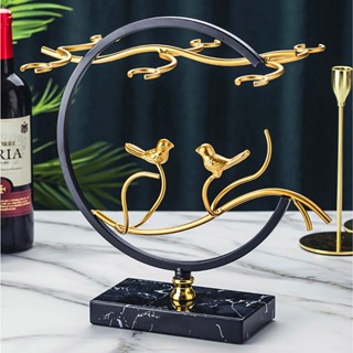 Kệ rượu vang kèm 6 móc treo ly kệ rượu vang để bàn bằng kim loại mạ vàng tinh tế có đế phủ vân đá sang trọng Mei Decor