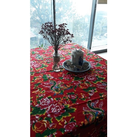 Vải con công, vải hoa tiết con công, hàng loại 1, đỏ dùng để trang trí Tết, khăn trải bàn con công