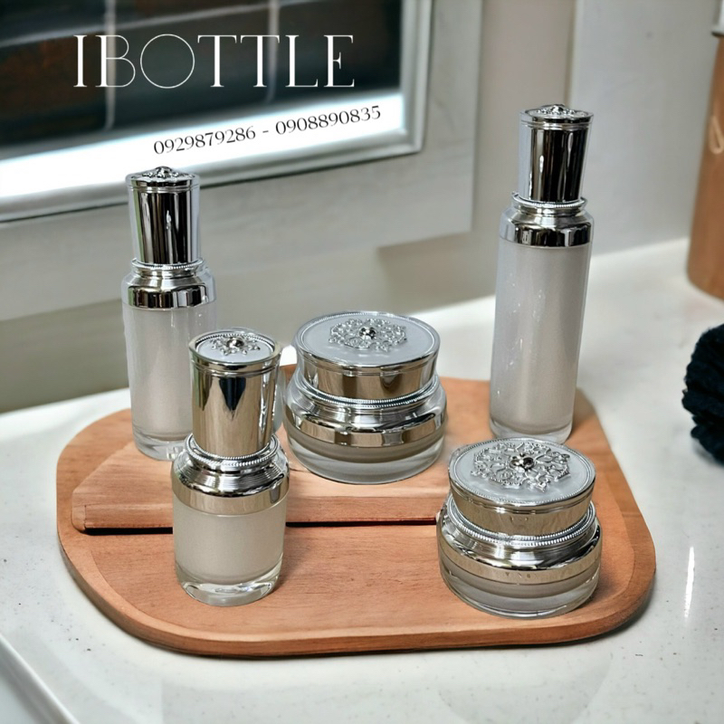 Chai lọ sang chiết mỹ phẩm -Bộ chai hủ nắp hoa văn bạc 3 chai & 2 hủ