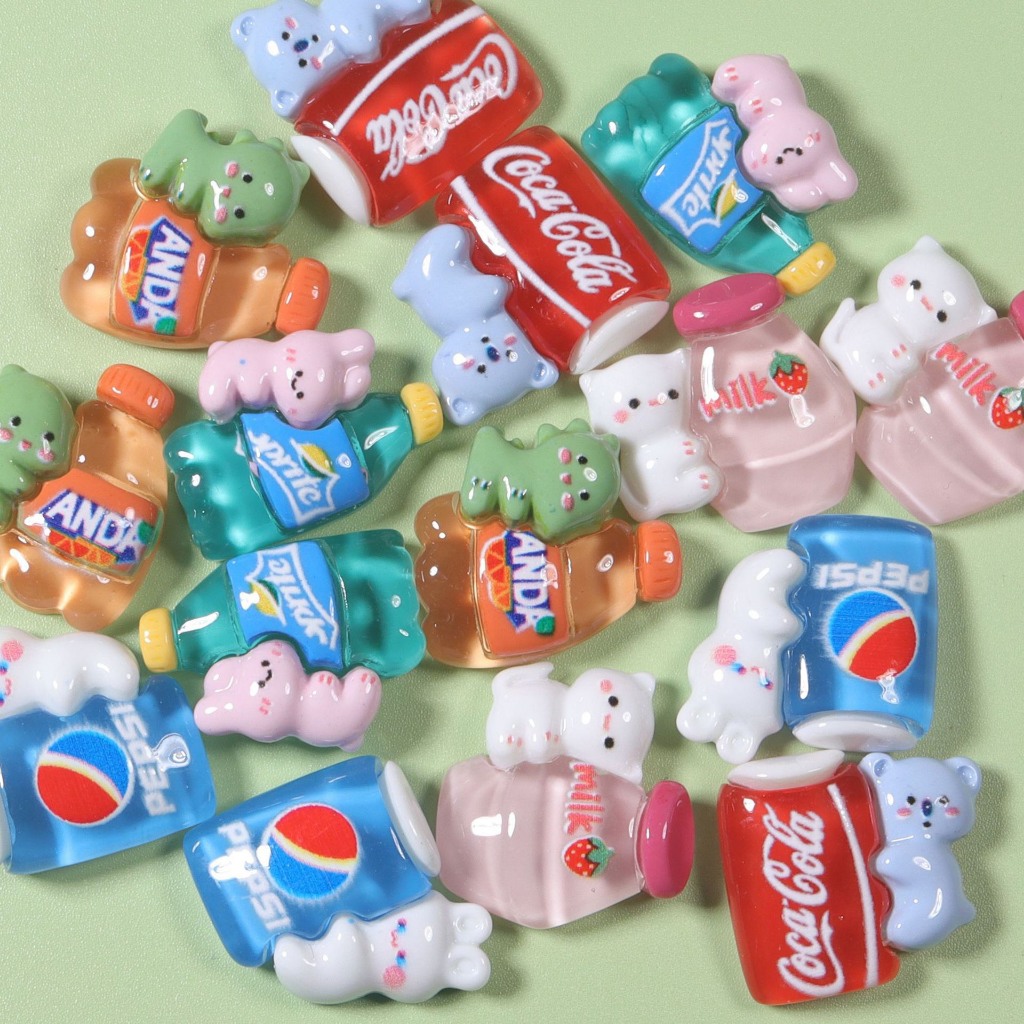 Charm  slime/ Dụng Cụ Charm Trang Trí  Bé Thú Ôm Chai Nước - Giá 1 cái