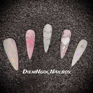  48 Nailbox thiết kế tráng gương trái tim 