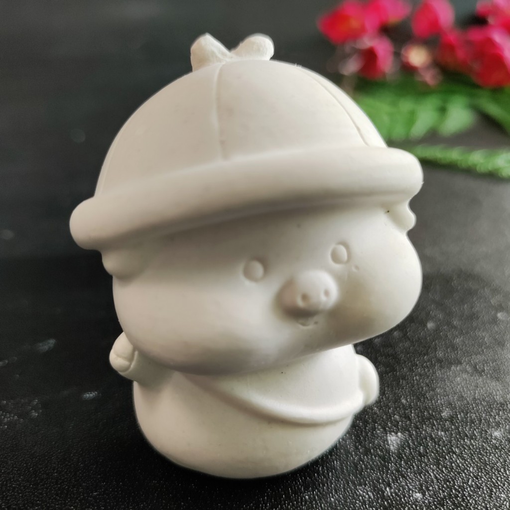 Tượng tô màu, HEO ĐỘI MŨ ĐI HỌC 2D mini size S, tượng thạch cao (Không kèm màu), luyện vẽ, tượng trắng decor