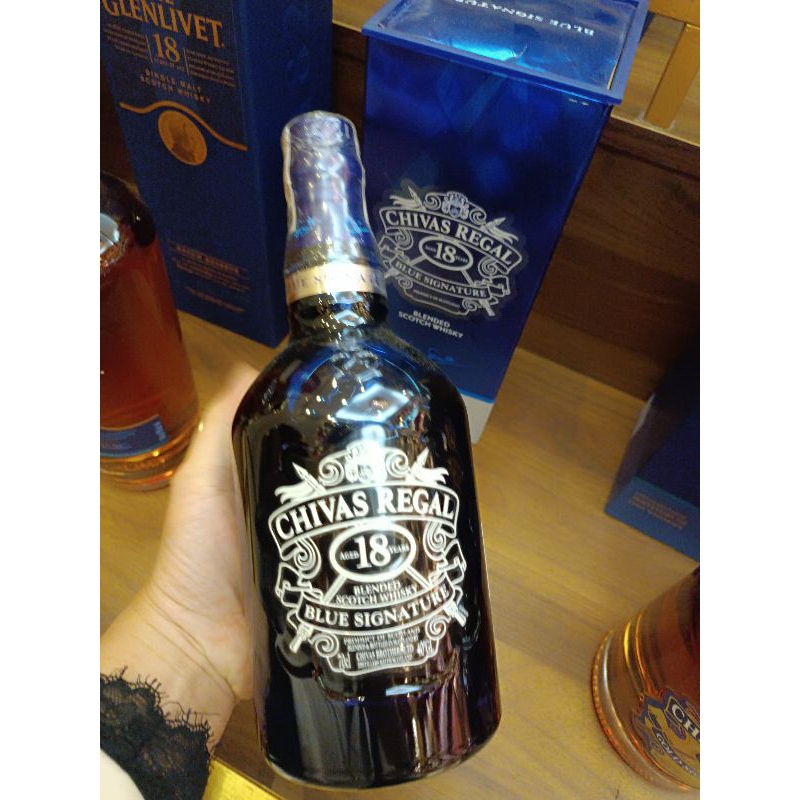 CHIVAS 18 NĂM XANH - BLUE SIGNATURE
700 ml / 40%