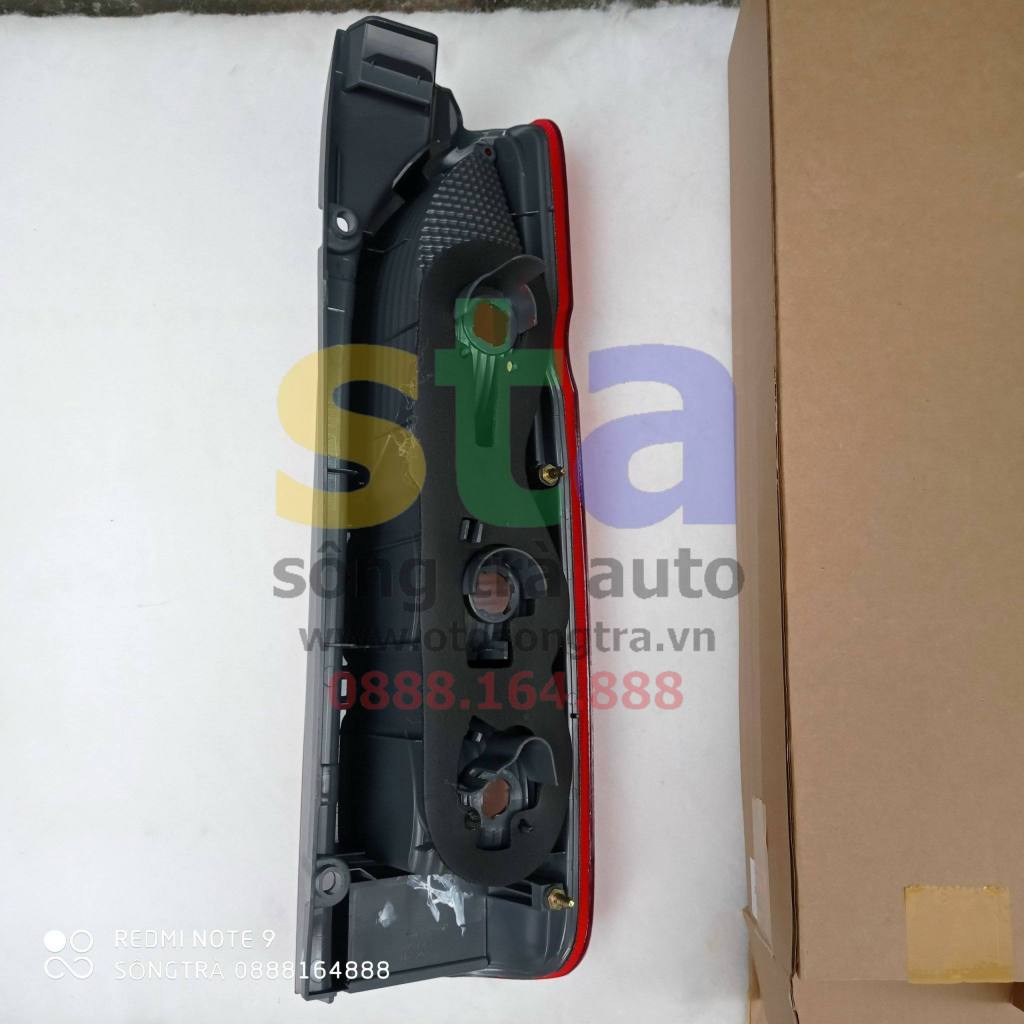 Đèn phanh Hiace 2005 - 2014. Đèn lái sau Toyota Hiace