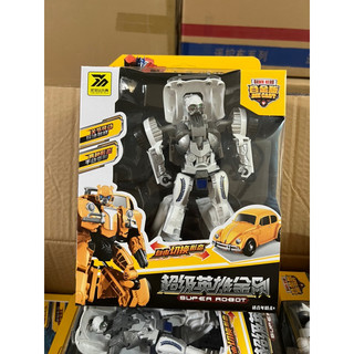 Robot Transfomers biến hình thành ô tô