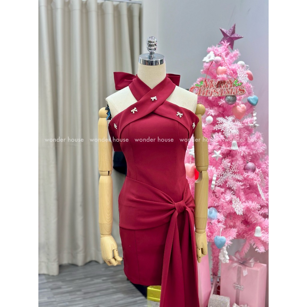 Đầm thiết kê Wonderhouse Mio Dress cổ yếm form dáng ôm chất vải dày dặn dự tiệc, dạo phố sanh chảnh