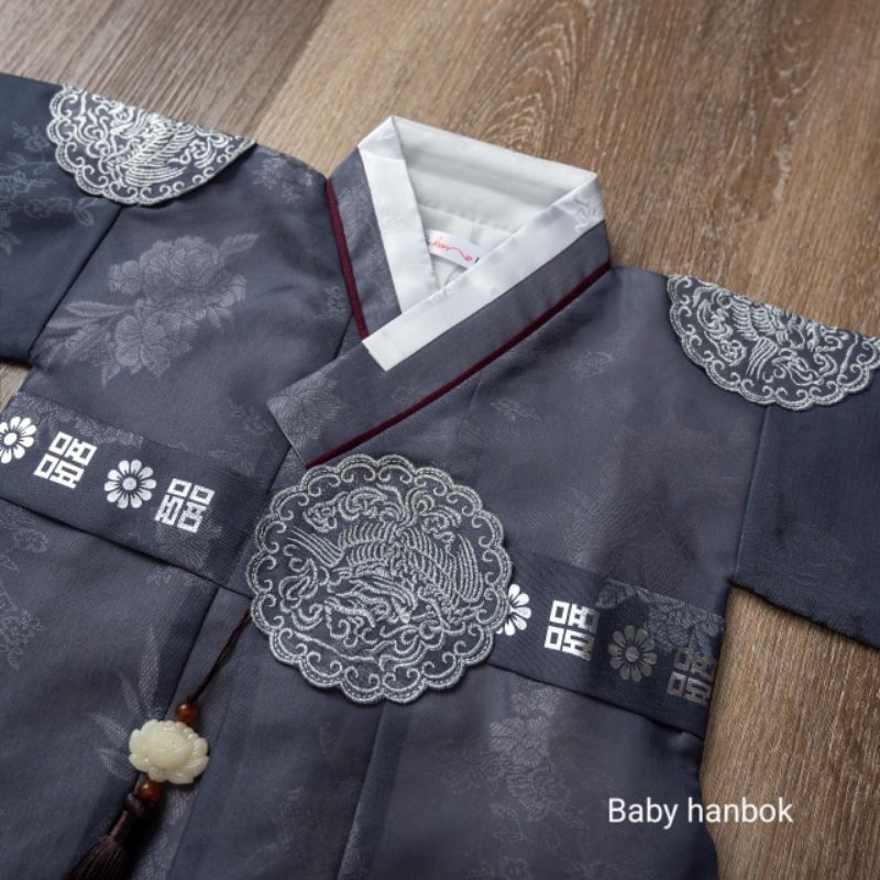 Hanbok bé trai