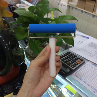 Cây lăn keo 10cm (cao su xanh dày)