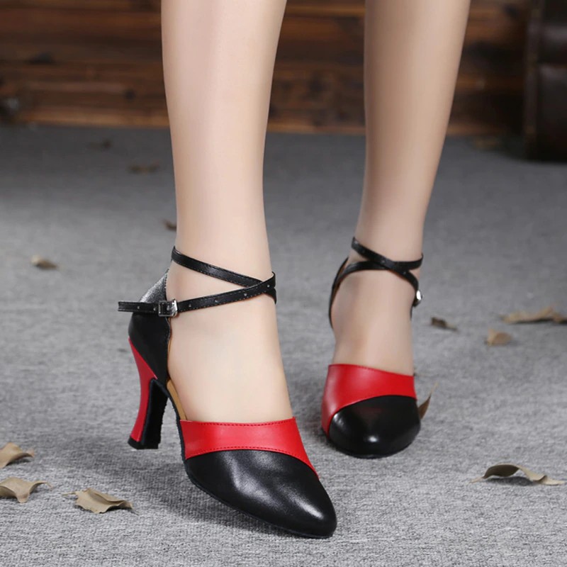 Giày khiêu vũ latin bít mũi phối màu trắng đen -đỏ đen gót 7 phân