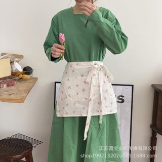 Tạp dề ngắn hoạ tiết trang trí hoa nhí vintage - phong cách hàn quốc đơn giản
