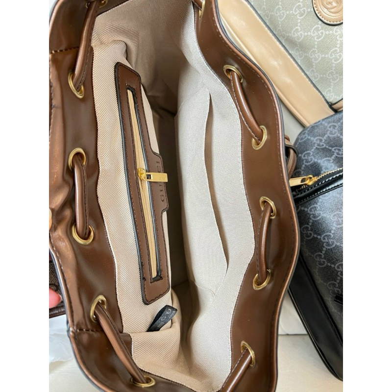 Balo gc rút về đủ mẫu