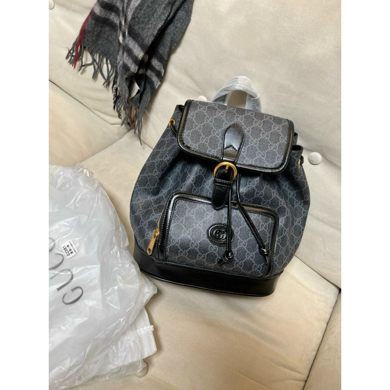 Balo gc rút về đủ mẫu