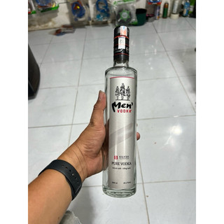 Vỏ chai thủy tinh đựng rượu