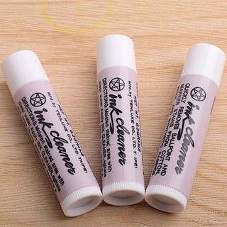 Son tẩy mực được dùng trong ngành công nghiệp dệt may. Loại son này được dùng để tẩy những vết mực dính trên sản phẩm