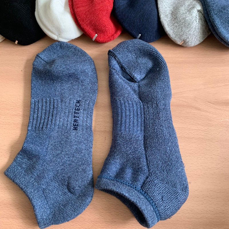 Tất vớ Heattech Uniqlo cổ thấp