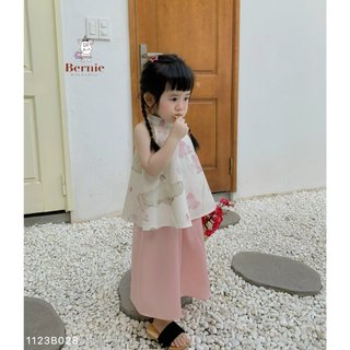 Set yếm lụa hoa sen Bernie cho bé gái
