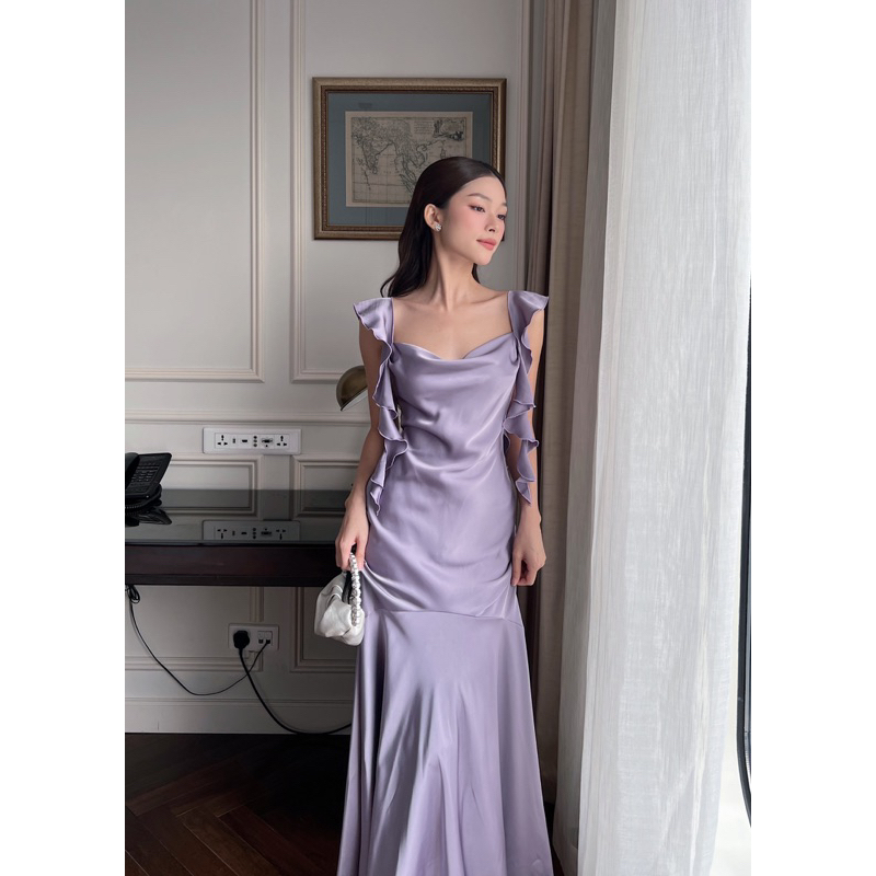 đầm lụa đuôi cá sang trọng
