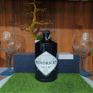 Vỏ chai rượu ngoại Hendricks trưng bày Decor mới 99%
