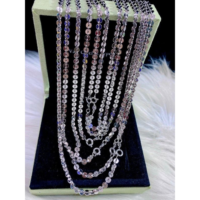 dây chuyền nữ màu trắng bạch kim.