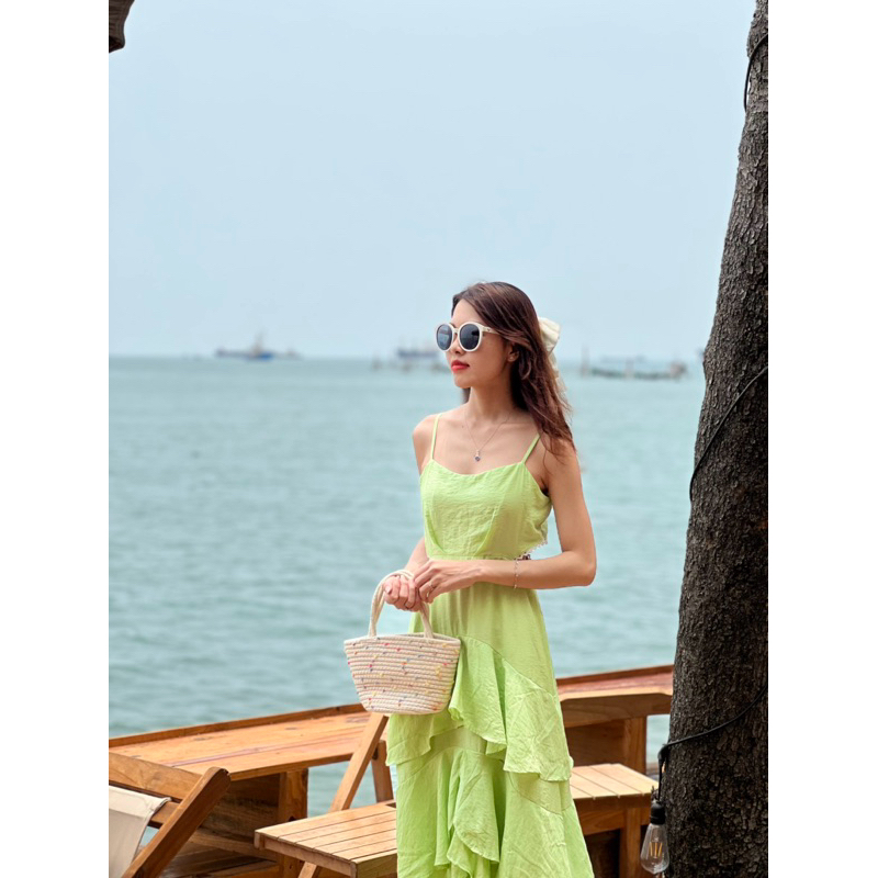 Đầm 2s tầng khoét eo