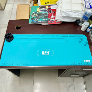 Cao su lót bàn kỹ thuật kích thước lớn RF4 RF-P016 kèm kệ vít xoay và gác điện thoại