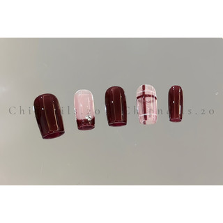 Nailbox fom vuông ngắn đỏ cherry