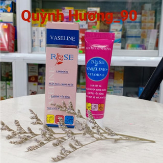 Kem dưỡng ẩm Vaseline Rose giúp làm mềm da,giảm thâm môi