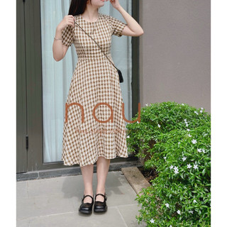 Đầm caro dáng midi phối dây eo