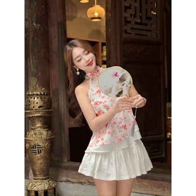 YU CHERRY | Áo yếm floral, Áo yếm họa tiết hoa, áo yếm cổ trụ có nút ngọc trai Floral Yem Top YA484