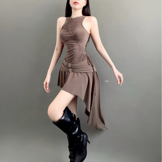 Sofia - Đầm vạt mullet xéo cá tính, điểm nhấn eo ấn tượng thời trang