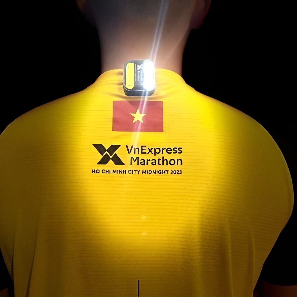 Đèn led chạy bộ,thể dục cảnh báo an toàn Marathon Việt Nam, thiết kế nhỏ gọn,đẹp mắt,dây sạc usb tiện lợi