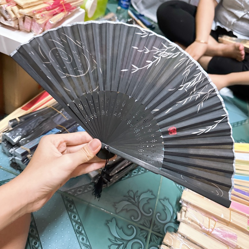 Quạt xoè cho Nam, chụp ảnh hán phục