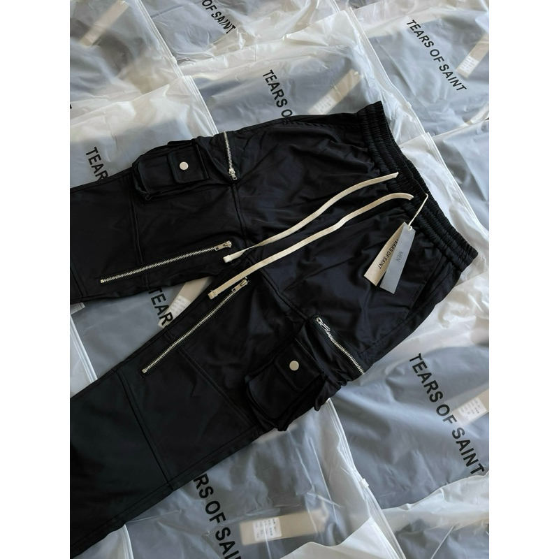 Quần Cargo Pant - Tear Of Saint - vải gió túi zip ống loe new2023