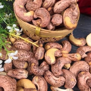 Hộp 500g Hạt Điều Rang Muối Nguyên Hạt LOẠI A(Còn Vỏ Lụa) Đặc Sản Bình Phước
