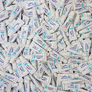 Kem đánh răng Sensodyne Deep Clean 18g